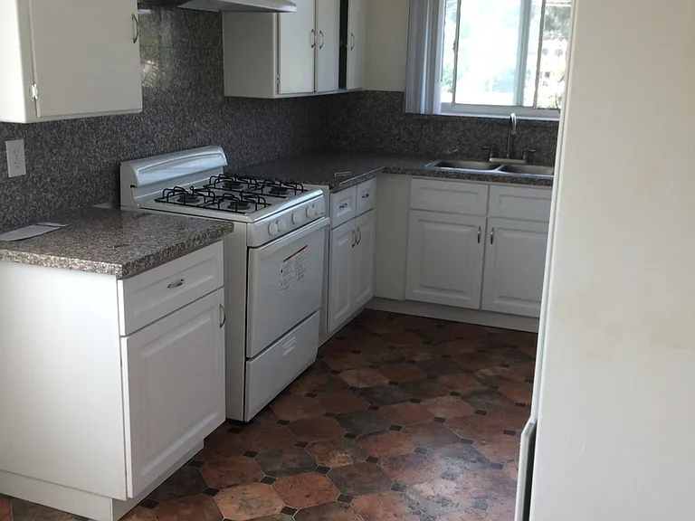 1148-1156 W Valencia Dr — Photo 1