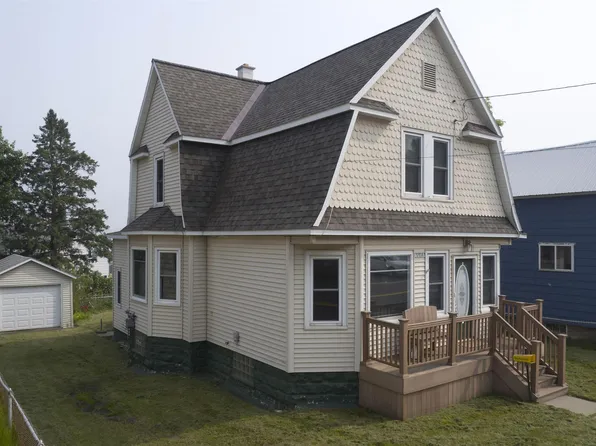 51938 Tamarack St, Hubbell, MI 49934