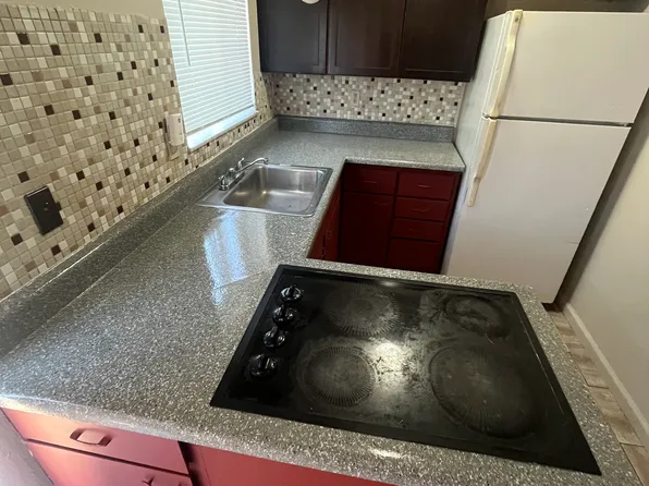 8670 Morningaire Cir, Hazelwood, MO 63042