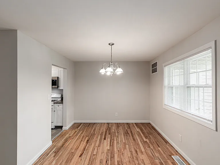 2BR, 1BA (830sqft) - Dining Room (Newport)