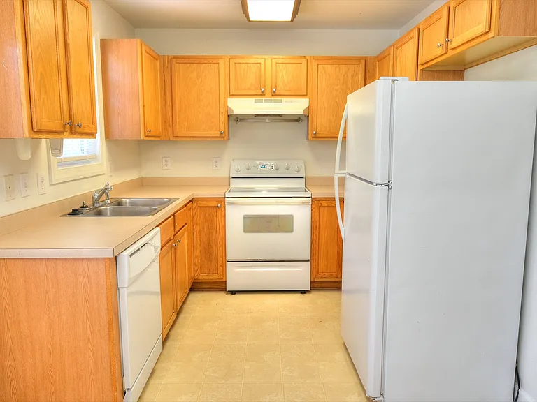2300 Redbird Ln — Photo 5