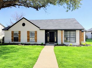 1608 Hutchinson Dr, Mesquite, TX