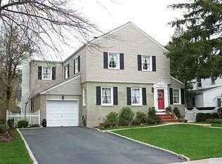 99 Willow St, Garden City, NY 11530
