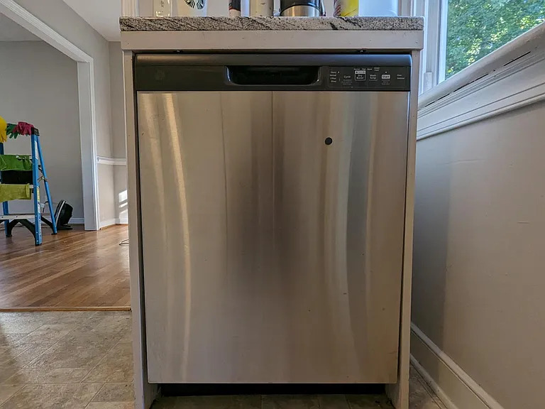 Dish washer