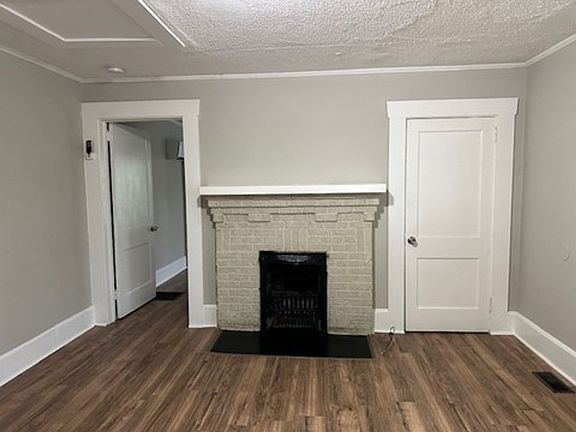 3rd image of 135 Edwards Ave #A