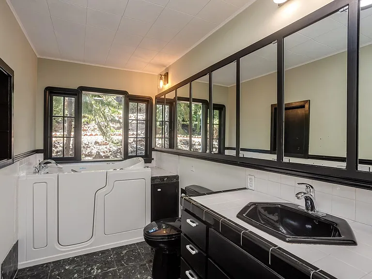15766 Highland Dr — Photo 15