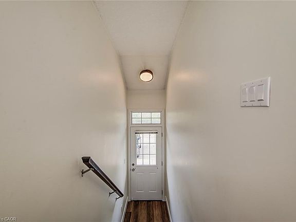 4th image of 931 Glasgow St #35B