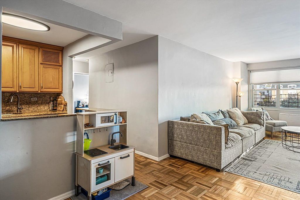 17-85 215th St #1P, Queens, NY - View 5