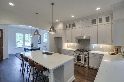 3rd image of 143 Woodmont Blvd