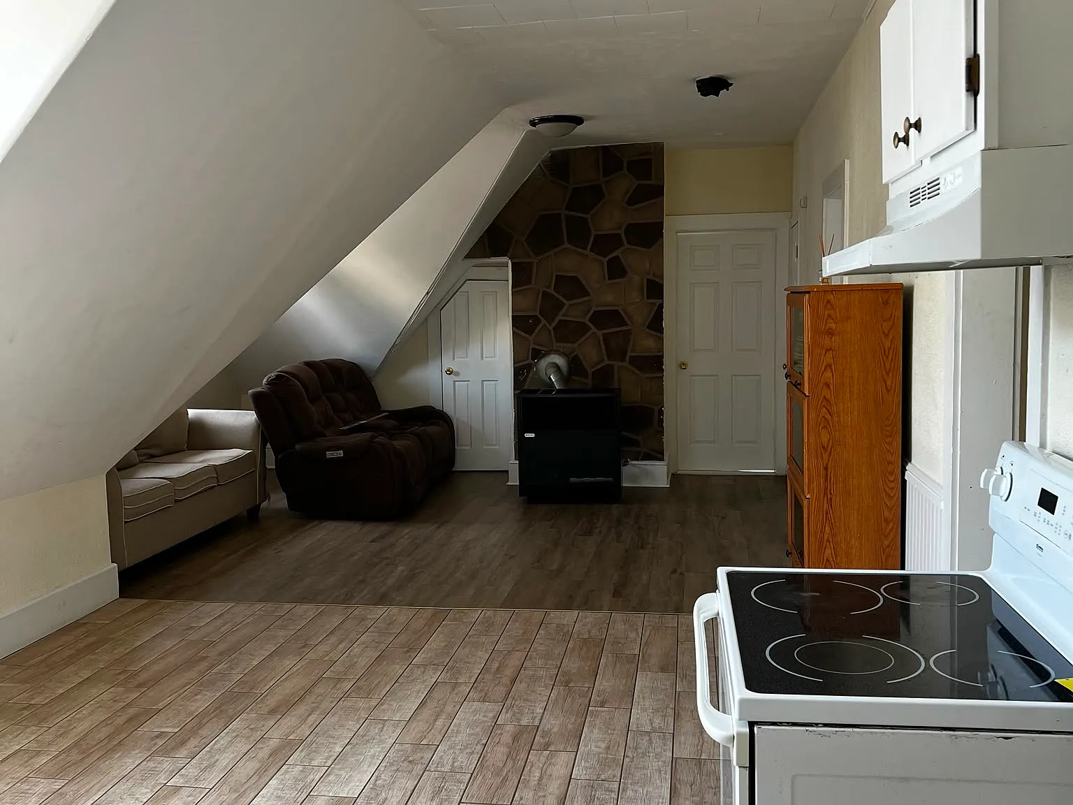 2 bed, 800 sqft, $1,850 — Photo 2