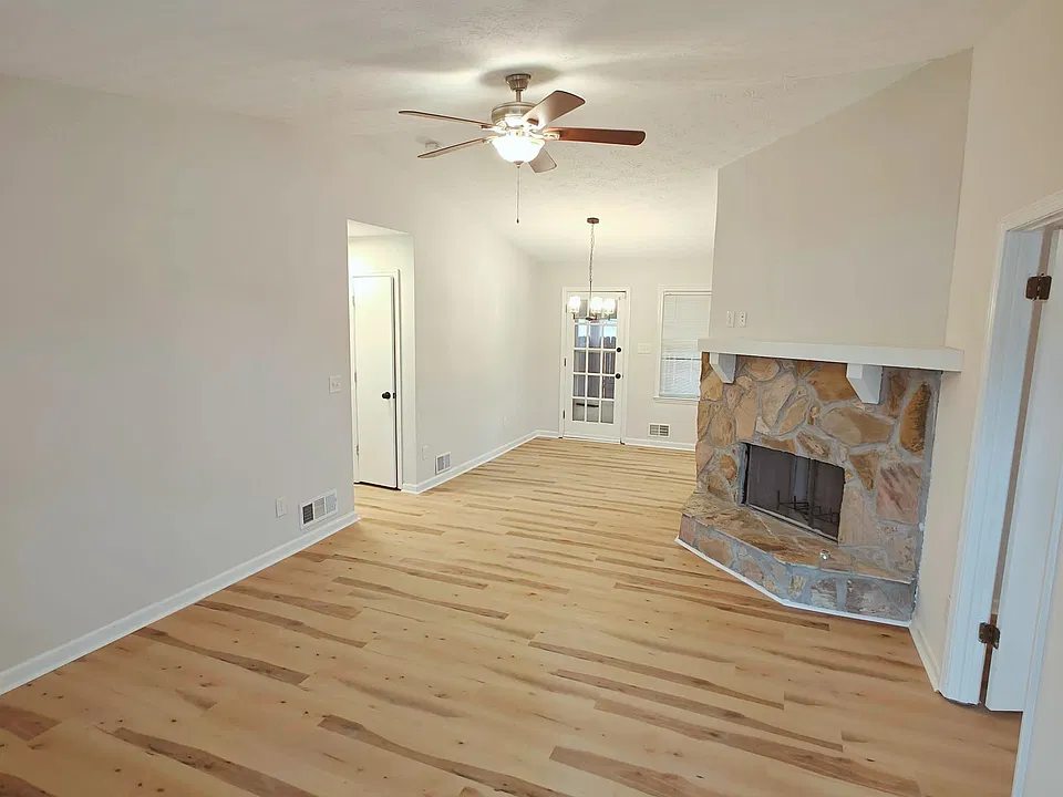 1461 Scenic Hwy