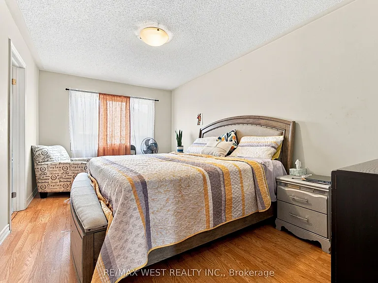 35 Sky Harbour Dr — Photo 16
