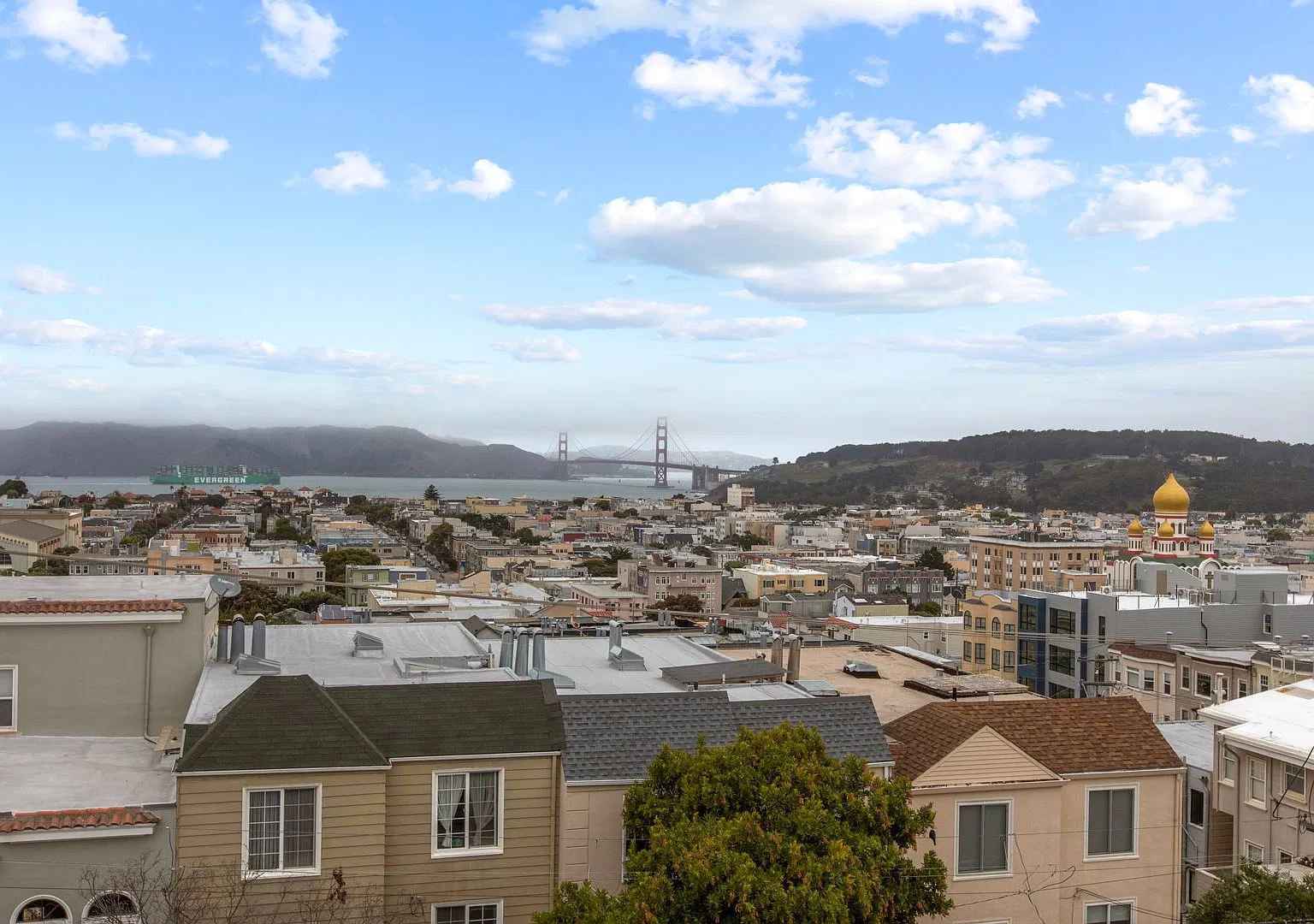Nine-Bedroom with Panoramic Views — Photo 4