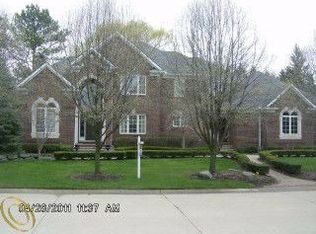 52930 Camelot Ct, Shelby Township, MI 48315
