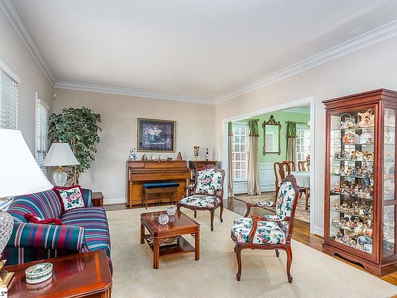 4th image of 211 Brushy Meadows Dr