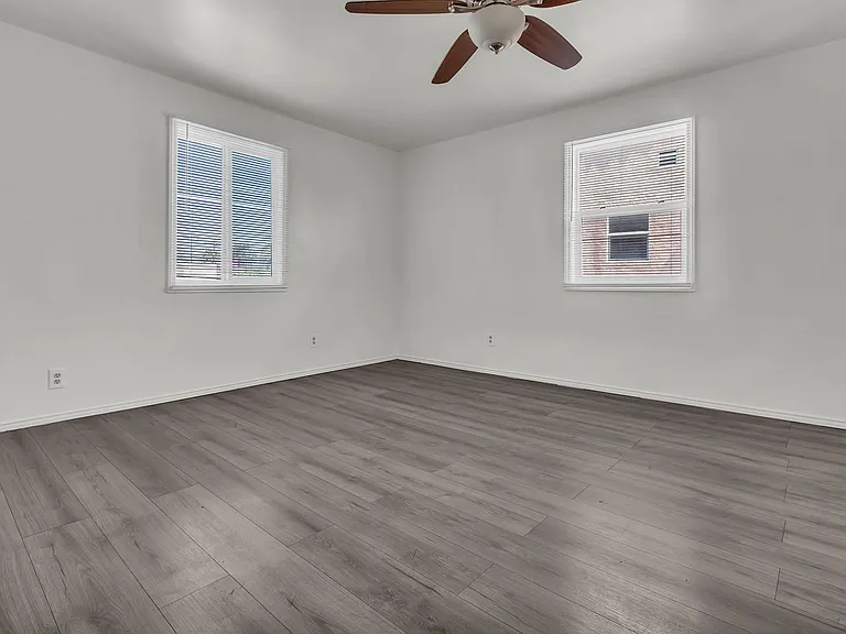 1166 E 43rd Pl — Photo 15