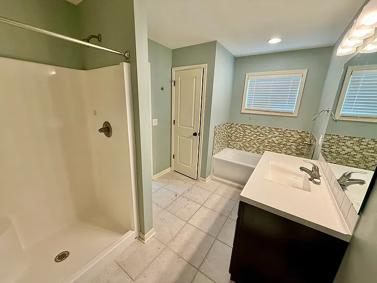 Lindwood Ct — Photo 10