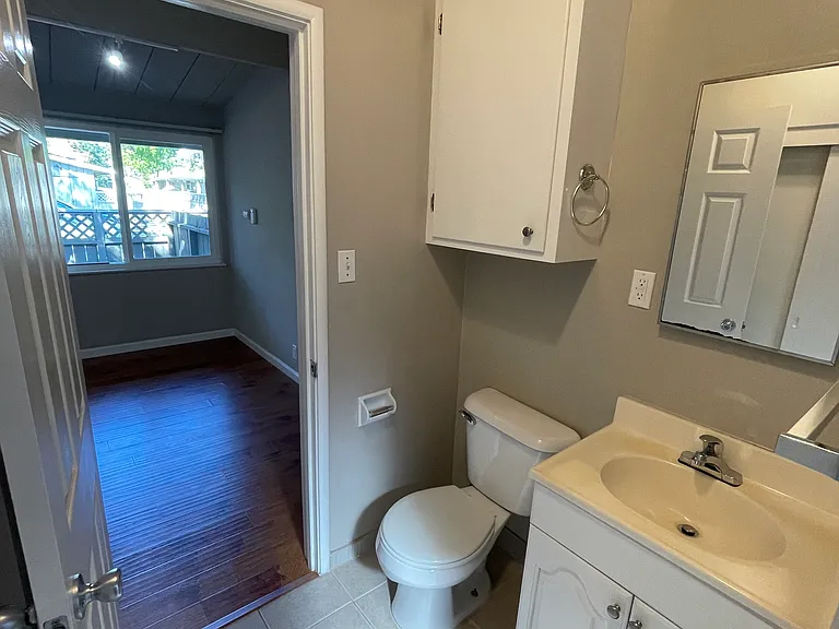 537 Mariposa Ave — Photo 7