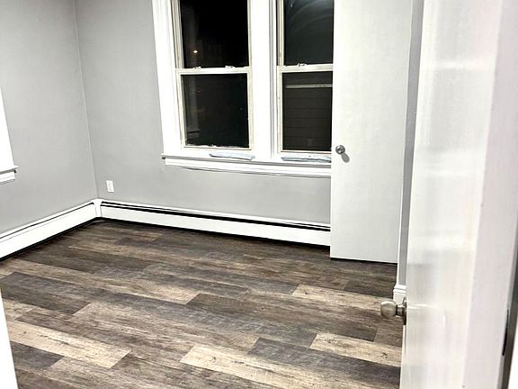 4th image of 62 Edgar St Floor 2