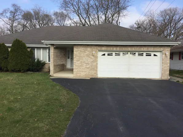 17413 Center Ave, East Hazel Crest, IL 60429