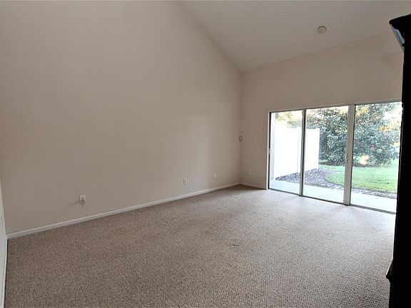 5th image of 254 Wooded Crossing Cir