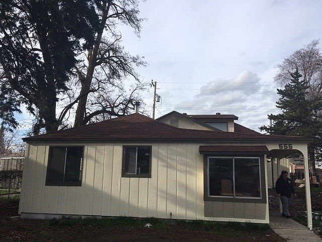 1st image of 555 E North Ave