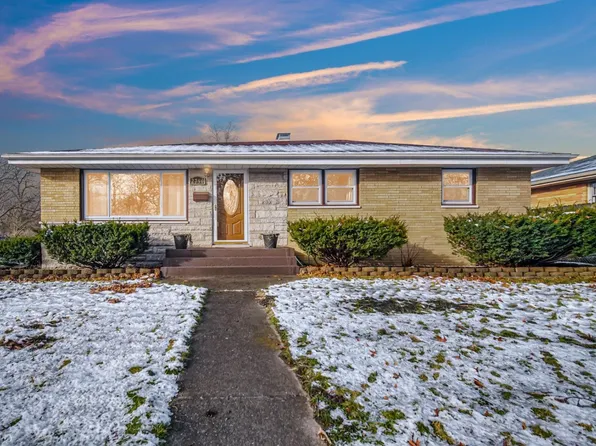 2790 County Line Rd, Lake Station, IN 46405