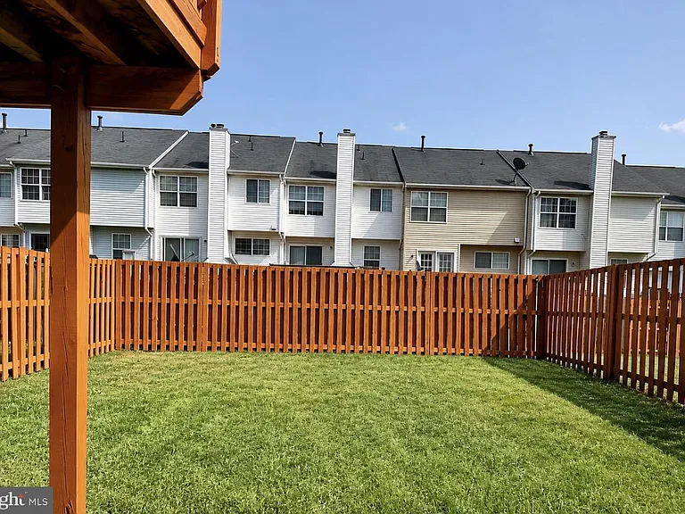 3351 Canton Ct — Photo 3