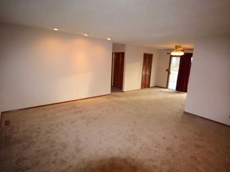 109 Timber Ln — Photo 4