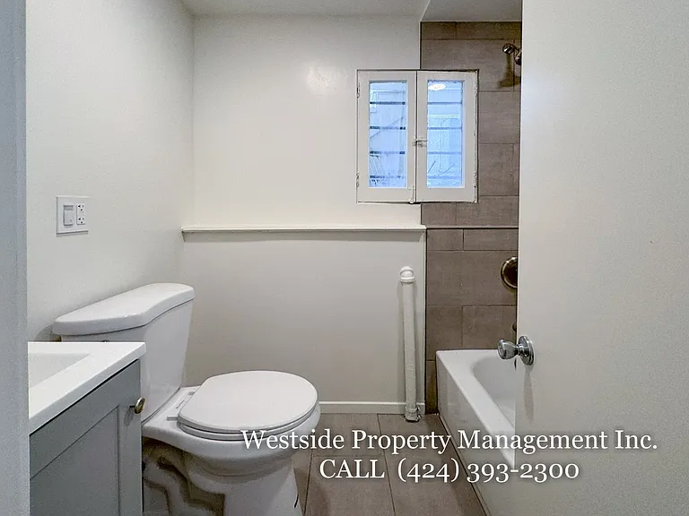 40 Sunset Ave #1/4 — Photo 3