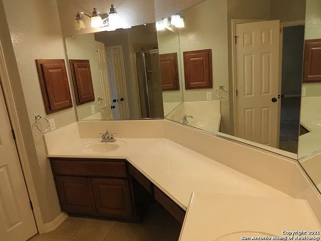 519 Ginsberg Dr — Photo 26
