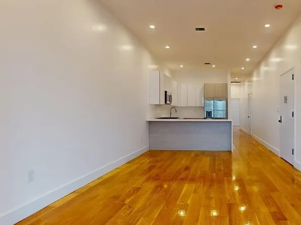 1198 Greene Avenue image 10 of 32