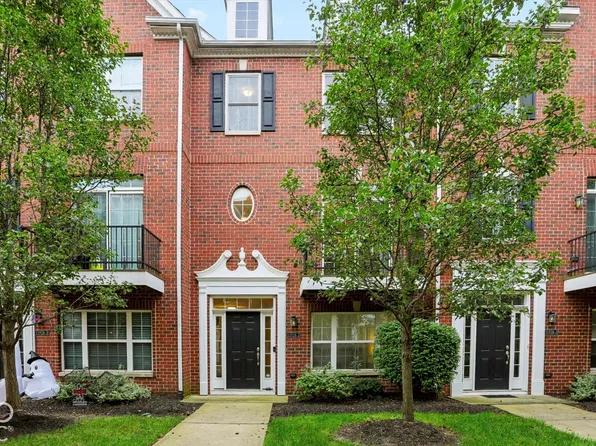 11928 Riley Dr Unit 2, Zionsville, IN 46077