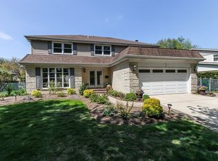 1620 E Dogwood Ln, Mount Prospect, IL