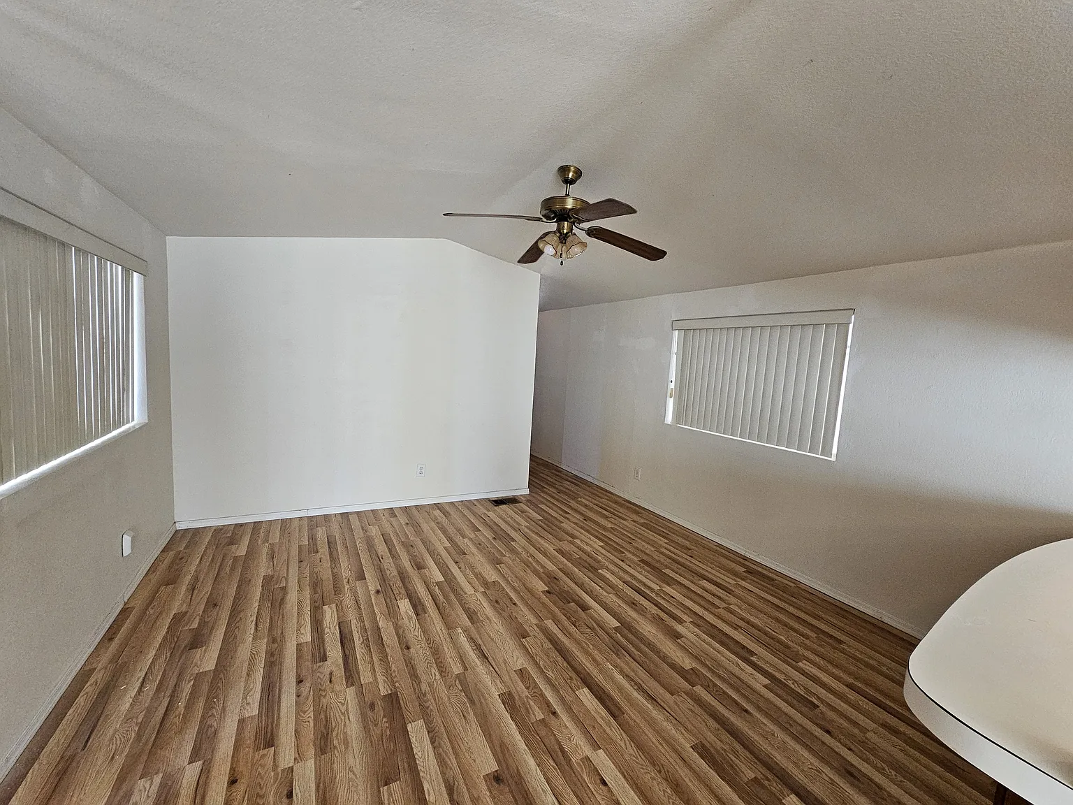 2 bed, 754 sqft, $1,150 — Photo 4