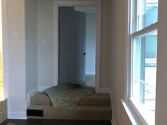 4th image of 267 S Terrace Ave