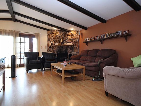 4th image of 1326 Glen Hill Dr