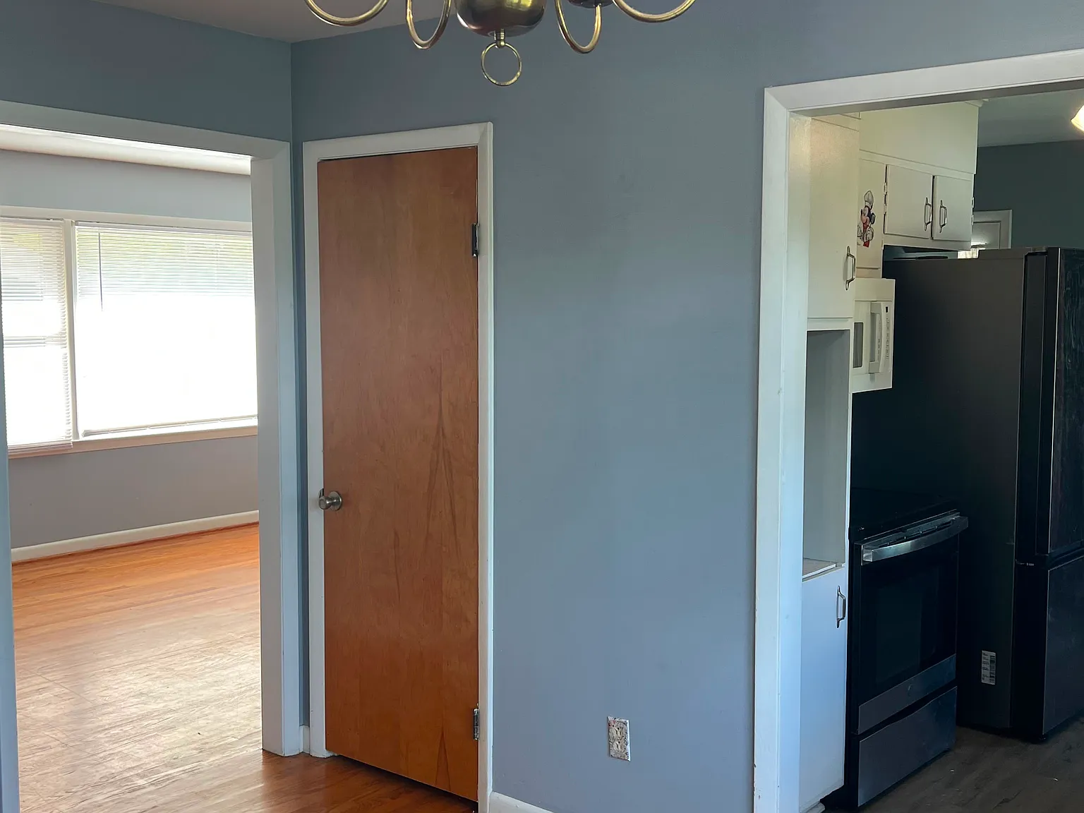 3 bed, 1.5 bath, 1200 sqft, $2,100 — Photo 4