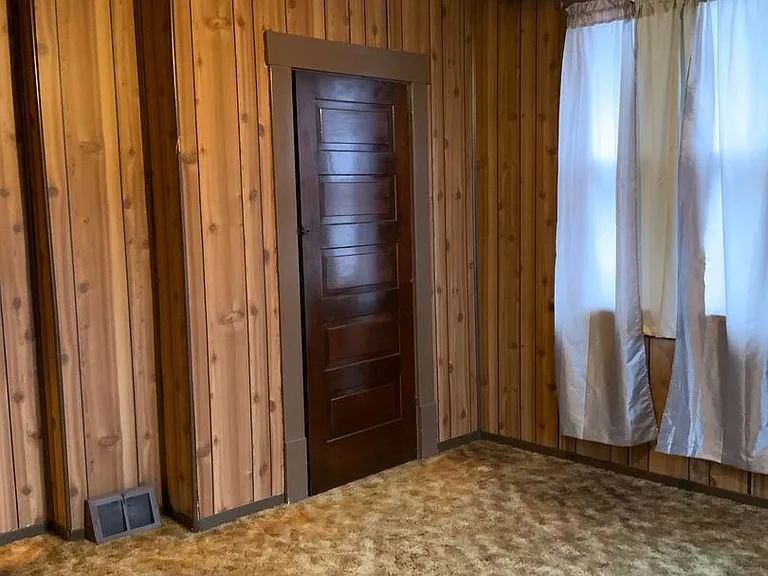 337 Decker Ave — Photo 15