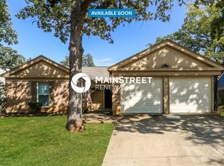 1704 Acorn Dr, Euless, TX 76039