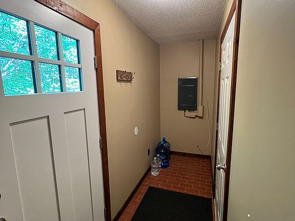 Ground level entry foyer
