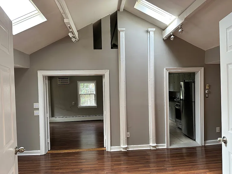 457 Emerson Ln #2 — Photo 3