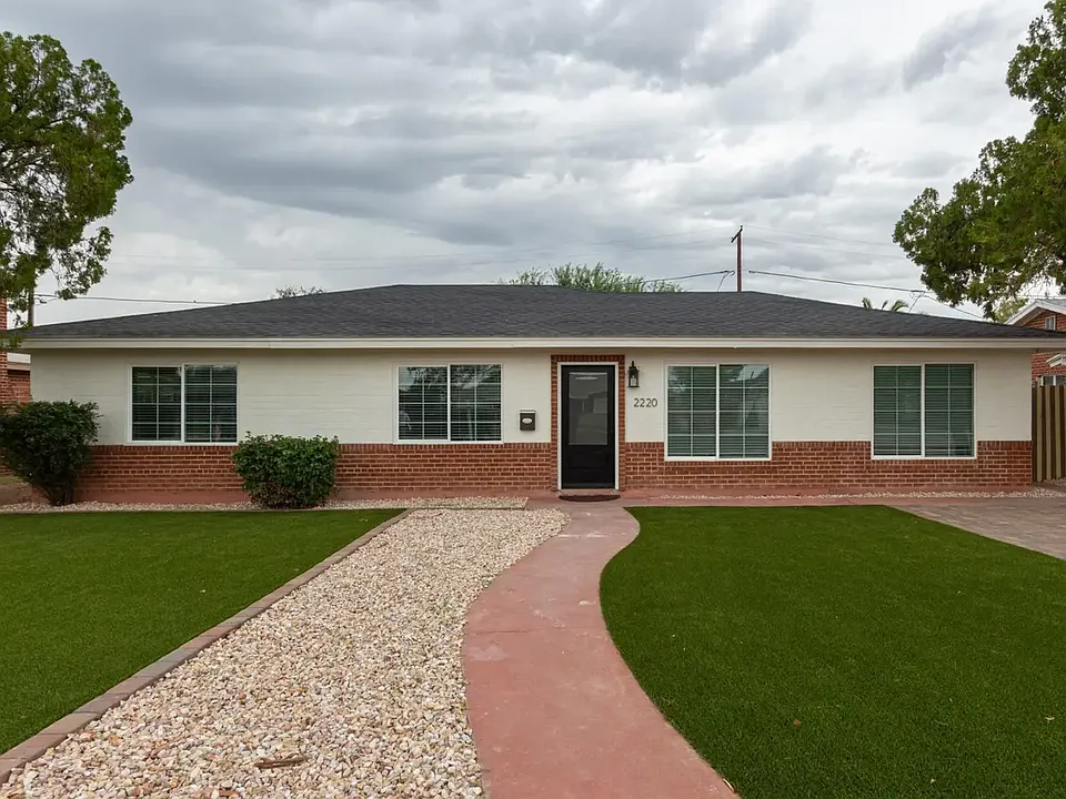 2220 E Heatherbrae Dr