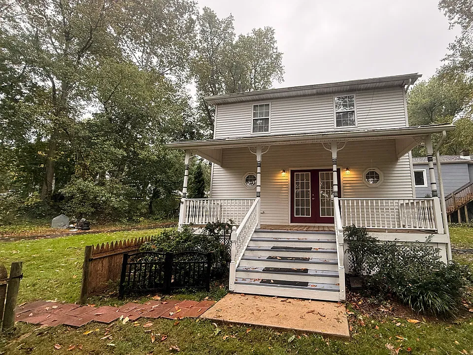 58 Beech Ave #A
