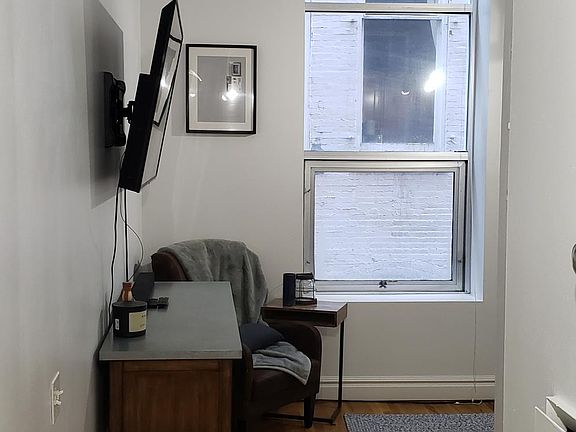 5th image of 720 16th St APT 318