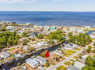 1609 Stanford Rd, Gulf Breeze, FL 32563
