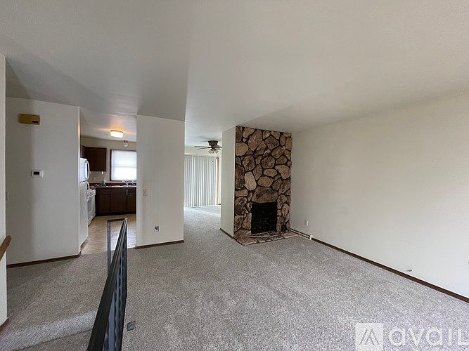 2nd image of 5229 Piccadilly Dr