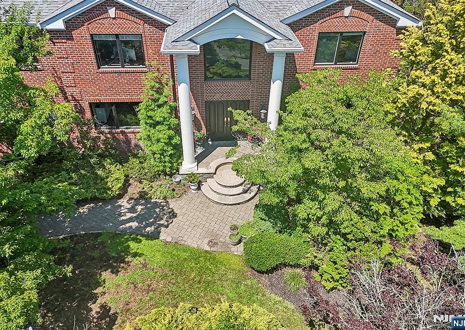 1st image of 50 Blueberry Dr
