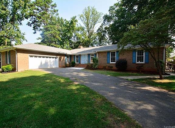 2nd image of 7961 Holly Ct #9