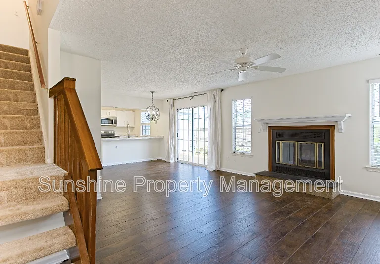 111 Castilian Dr — Photo 2